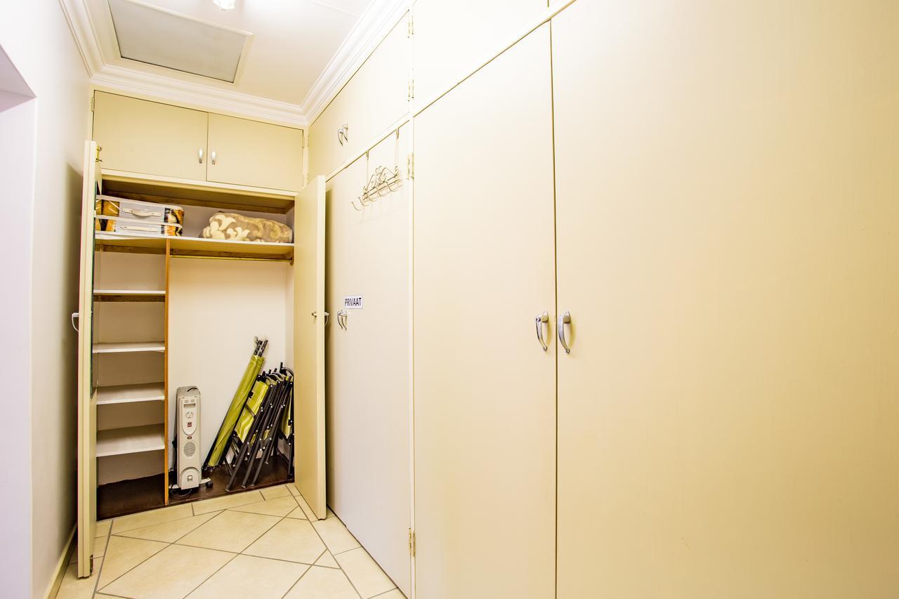 Leozet Self Catering Apartment Претория Екстериор снимка
